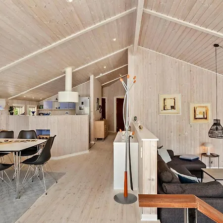 3 Bedroom Awesome In Ebeltoft