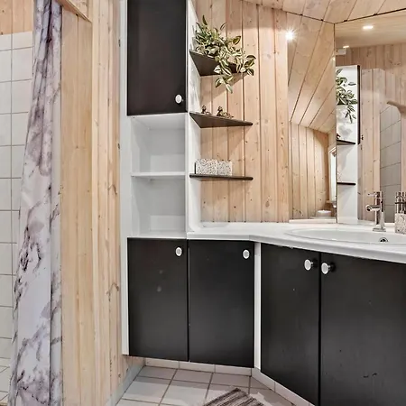 3 Bedroom Awesome In Nyaraló Ebeltoft