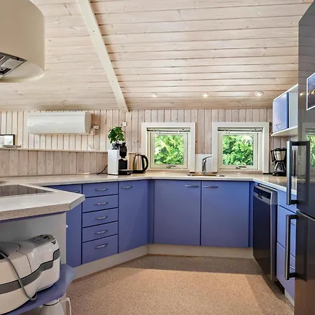 Prázdninový dům 3 Bedroom Awesome In *