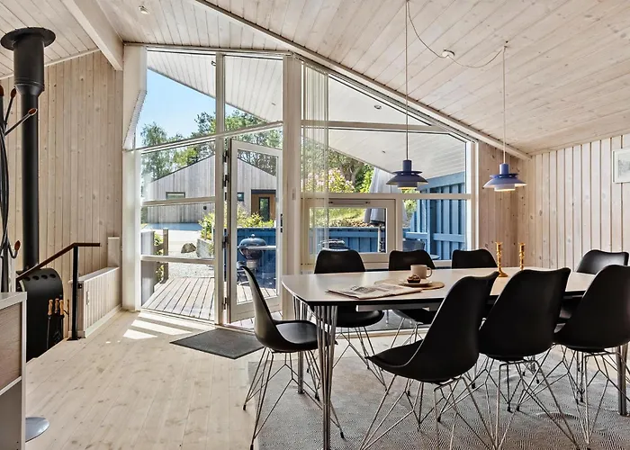 3 Bedroom Awesome In *